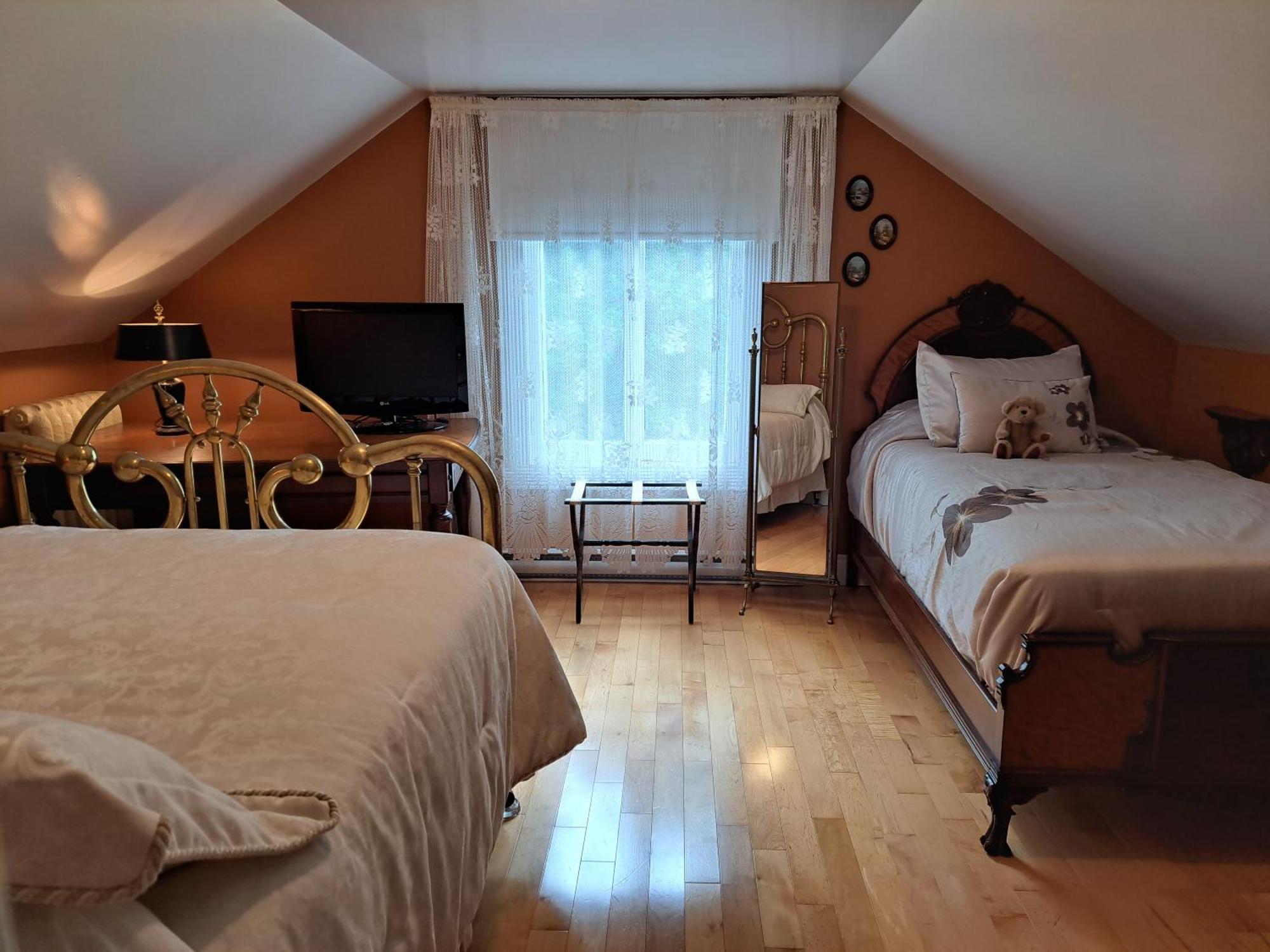 Gite Au Charme Victorien Beauceville Extérieur photo